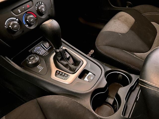 2016 Jeep Cherokee Sport