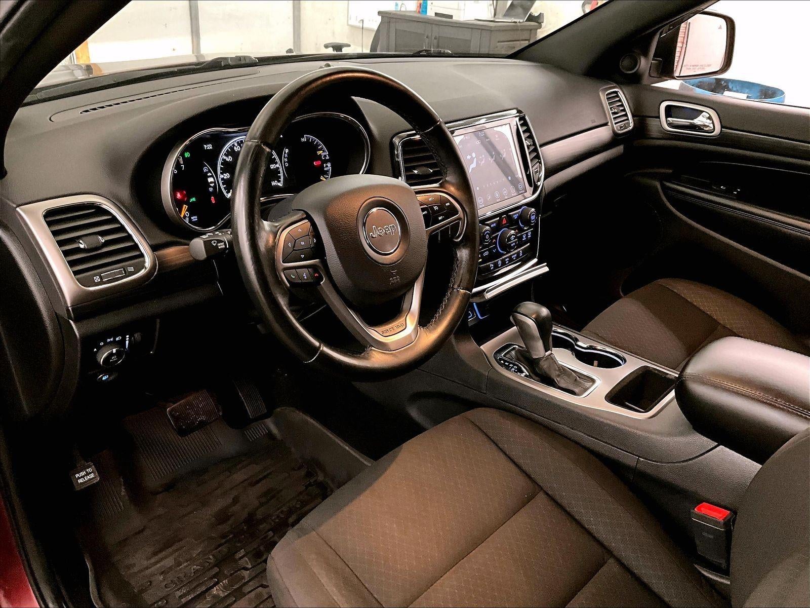 2020 Jeep Grand Cherokee Laredo