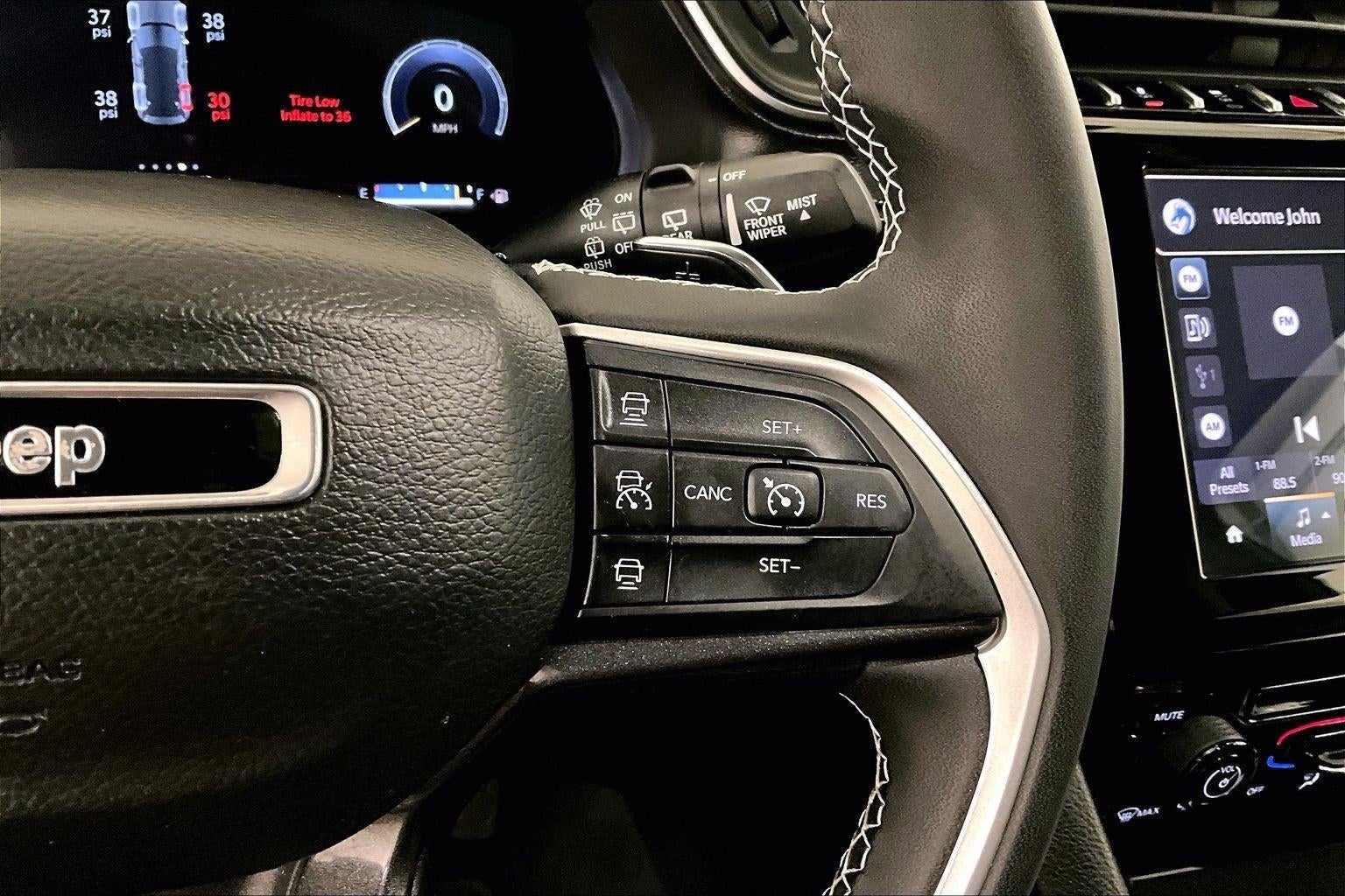 2023 Jeep Grand Cherokee Laredo