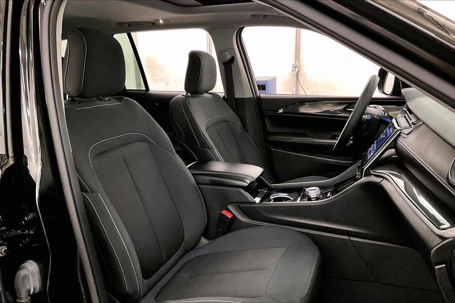 2023 Jeep Grand Cherokee Laredo