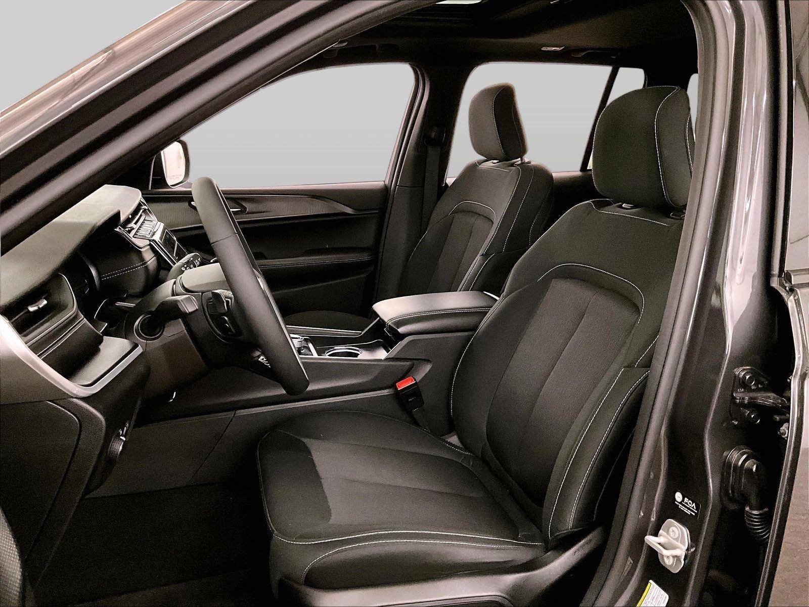 2025 Jeep Grand Cherokee Laredo X