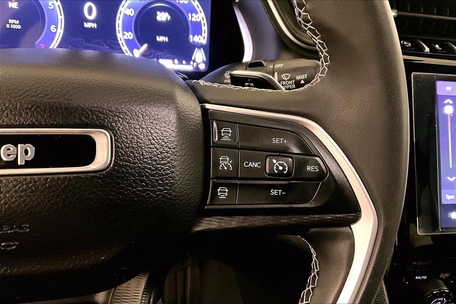 2023 Jeep Grand Cherokee L Laredo