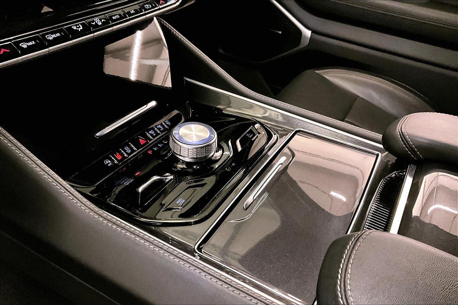 2024 Jeep Wagoneer Base