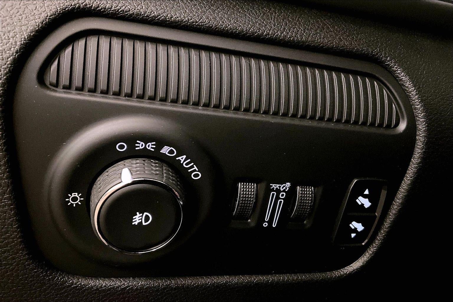 2024 Jeep Wagoneer Base