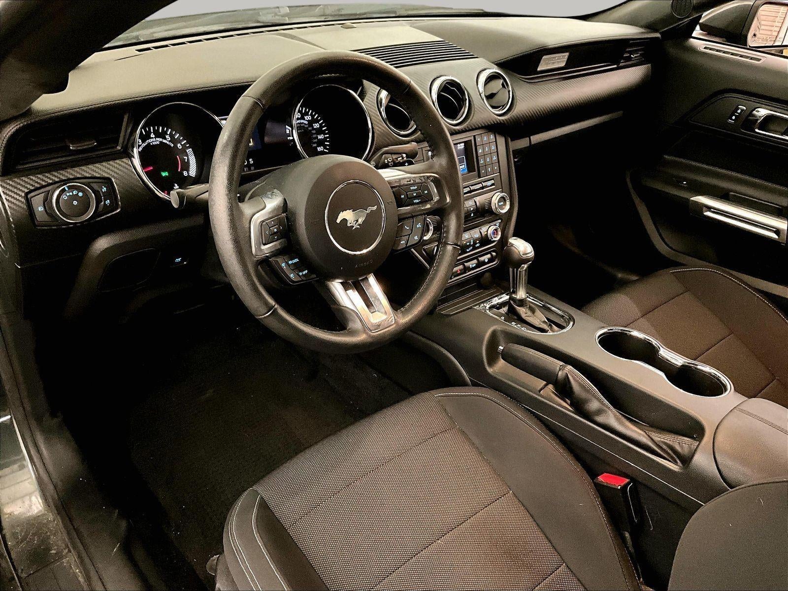 2016 Ford Mustang V6