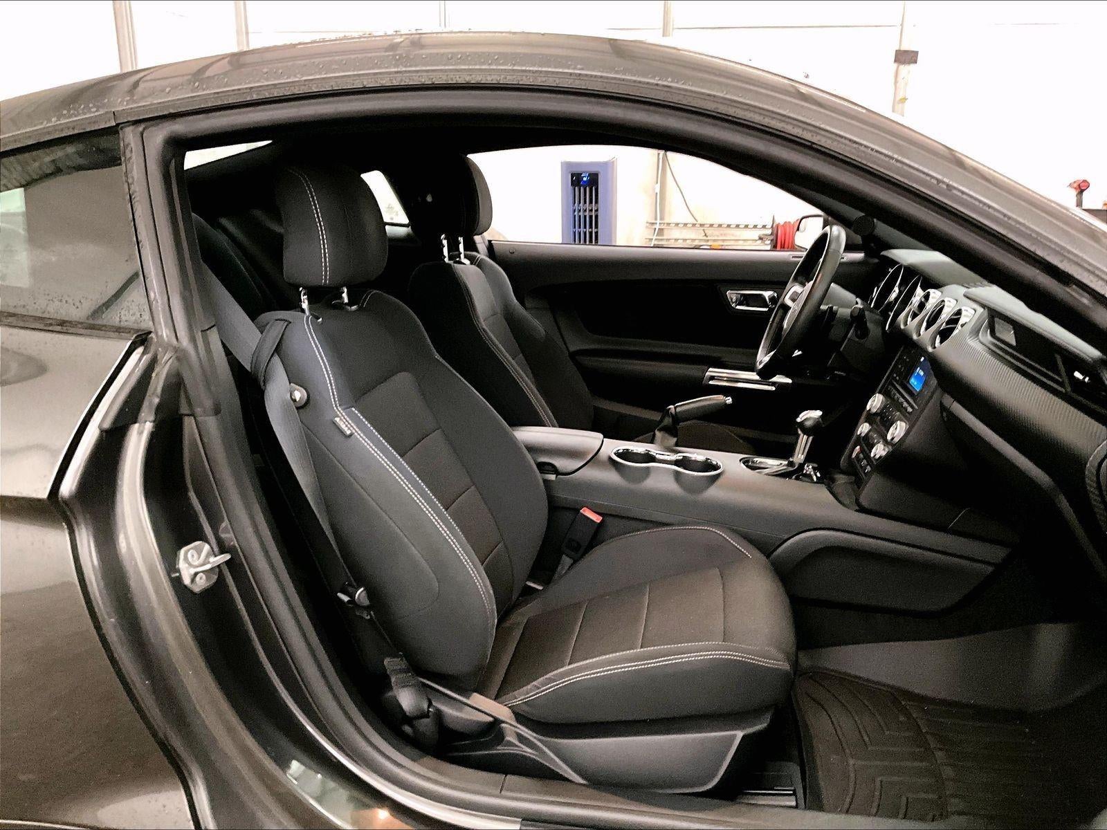 2016 Ford Mustang V6
