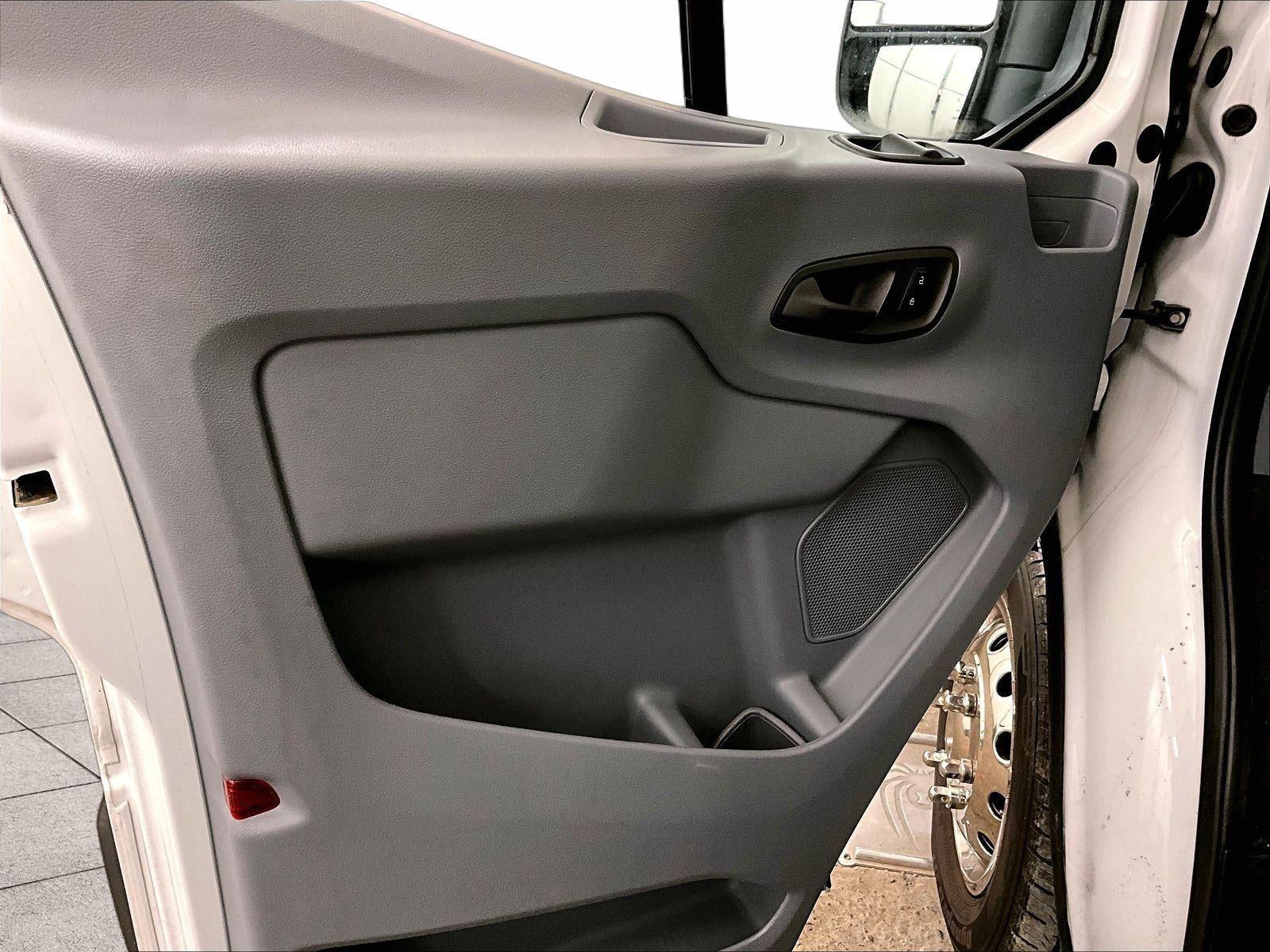 2016 Ford Transit Wagon XLT