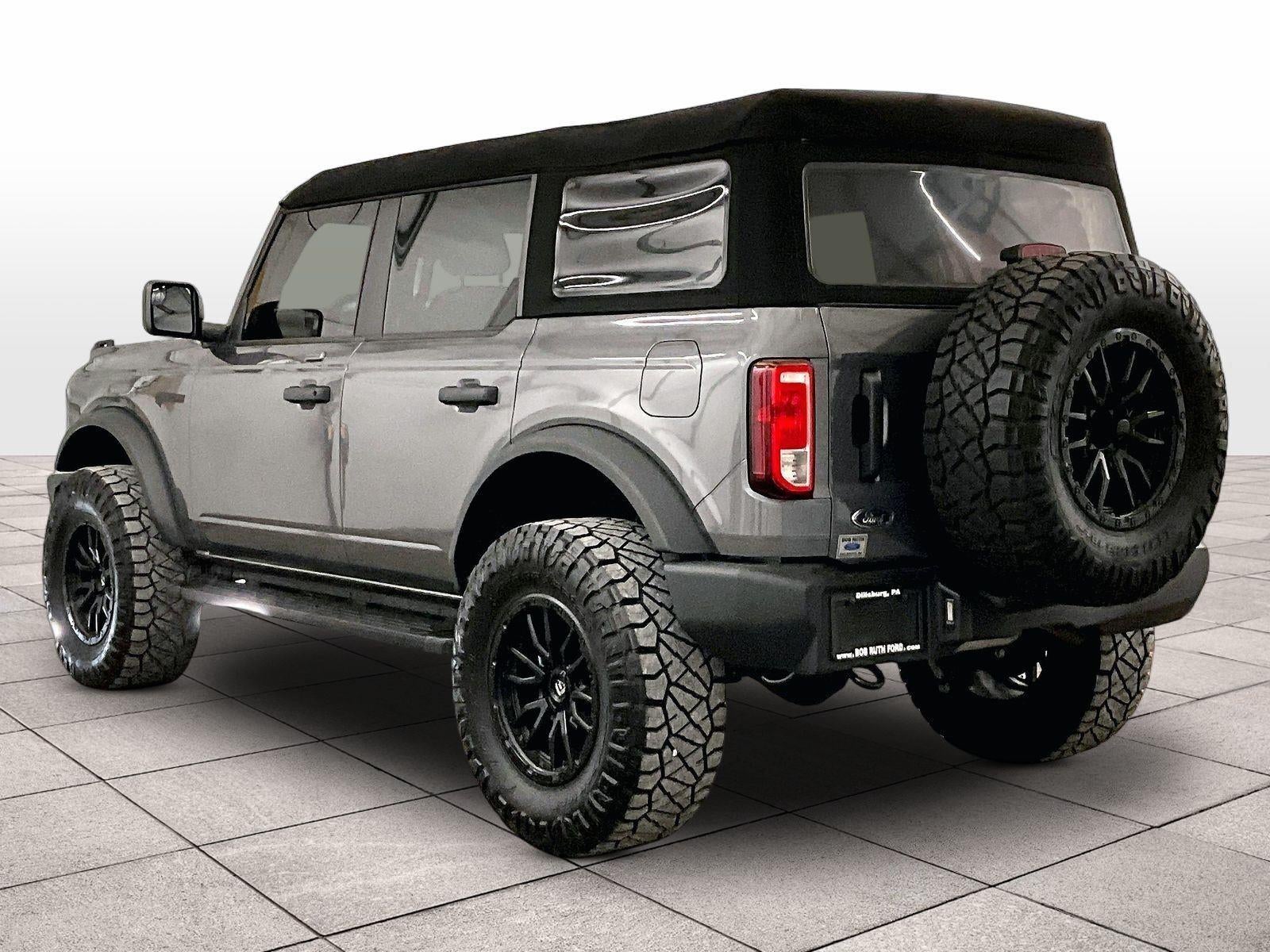 2023 Ford Bronco Base