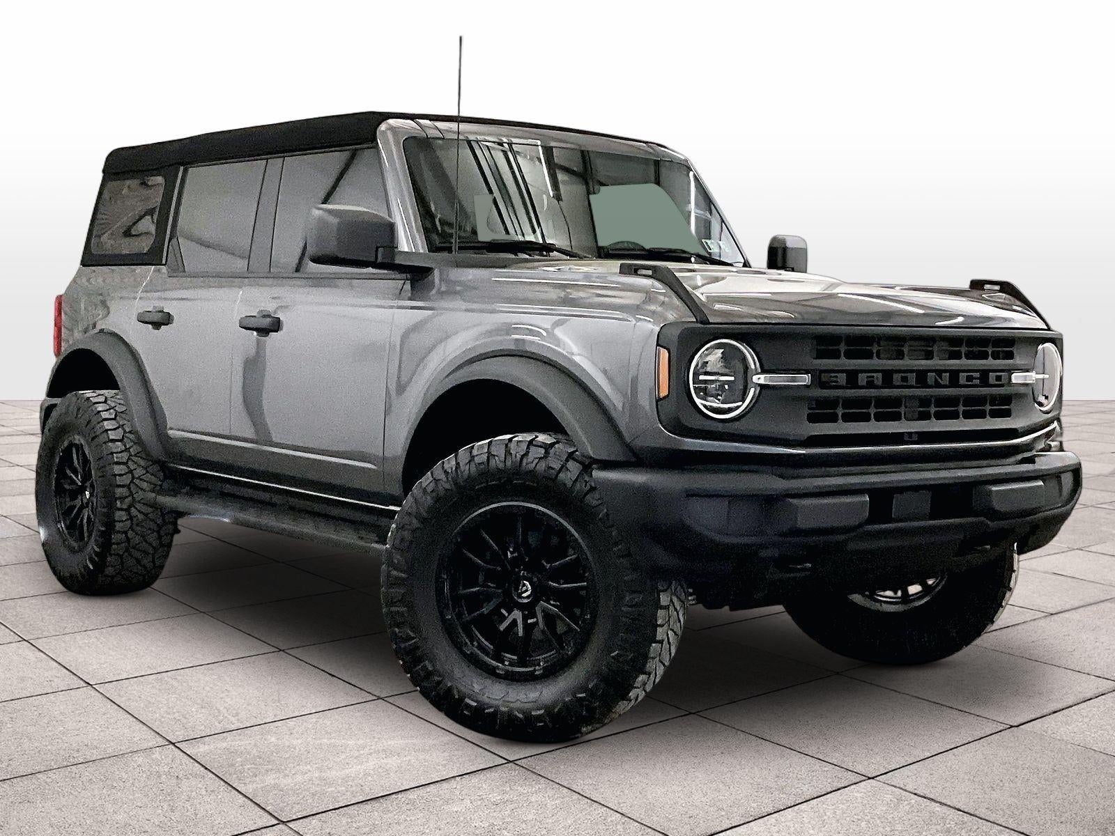 2023 Ford Bronco Base