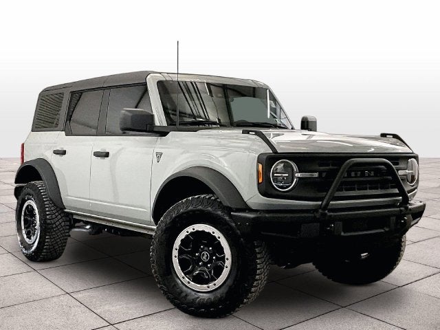 2022 Ford Bronco w/Sasquatch Package