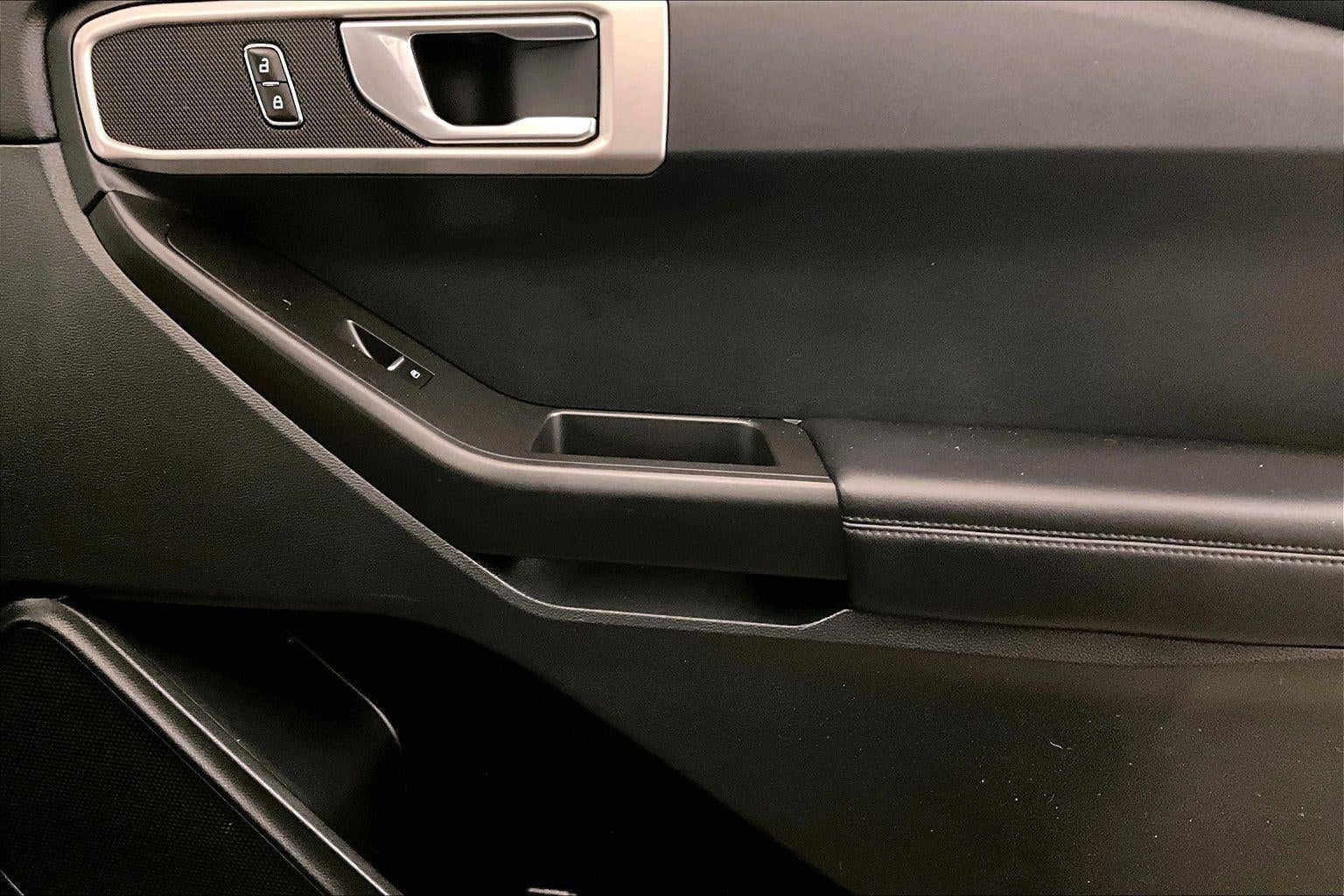 2023 Ford Explorer Base