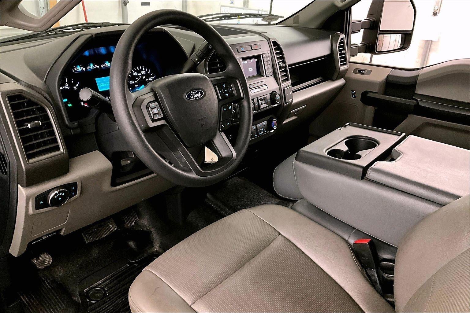 2022 Ford Super Duty F-350 SRW XL