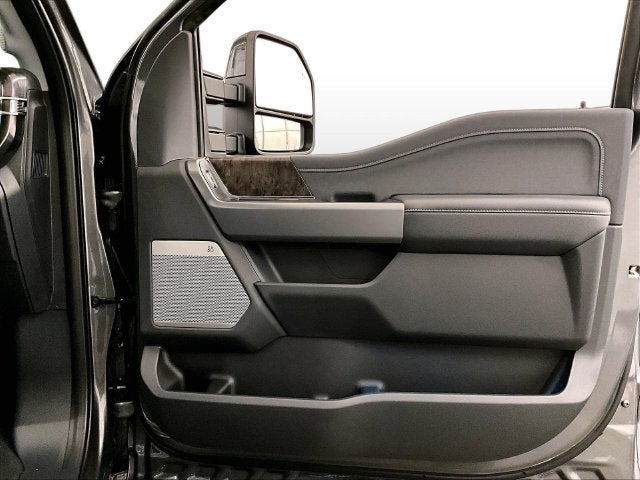 2027 Ford Super Duty F-350® Lariat®