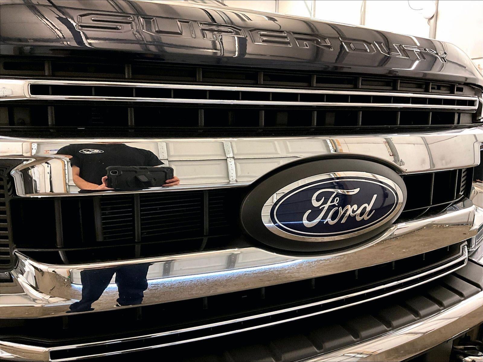 2022 Ford Super Duty F-350 SRW XLT