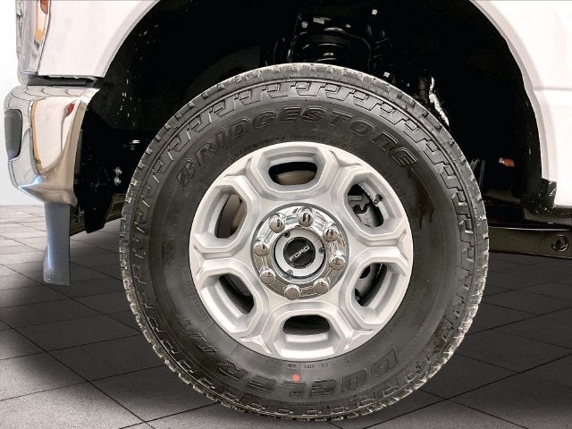 2027 Ford Super Duty F-350® XLT
