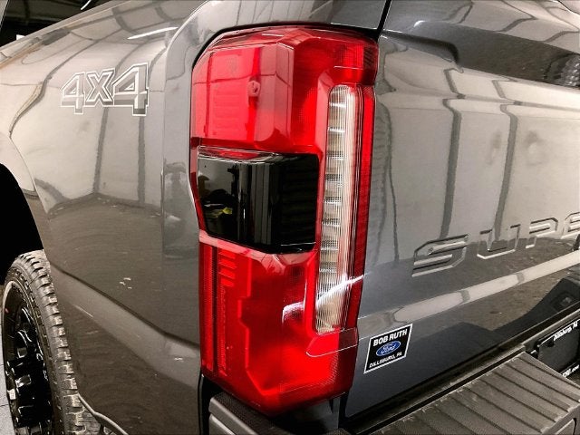 2027 Ford Super Duty F-350® XLT