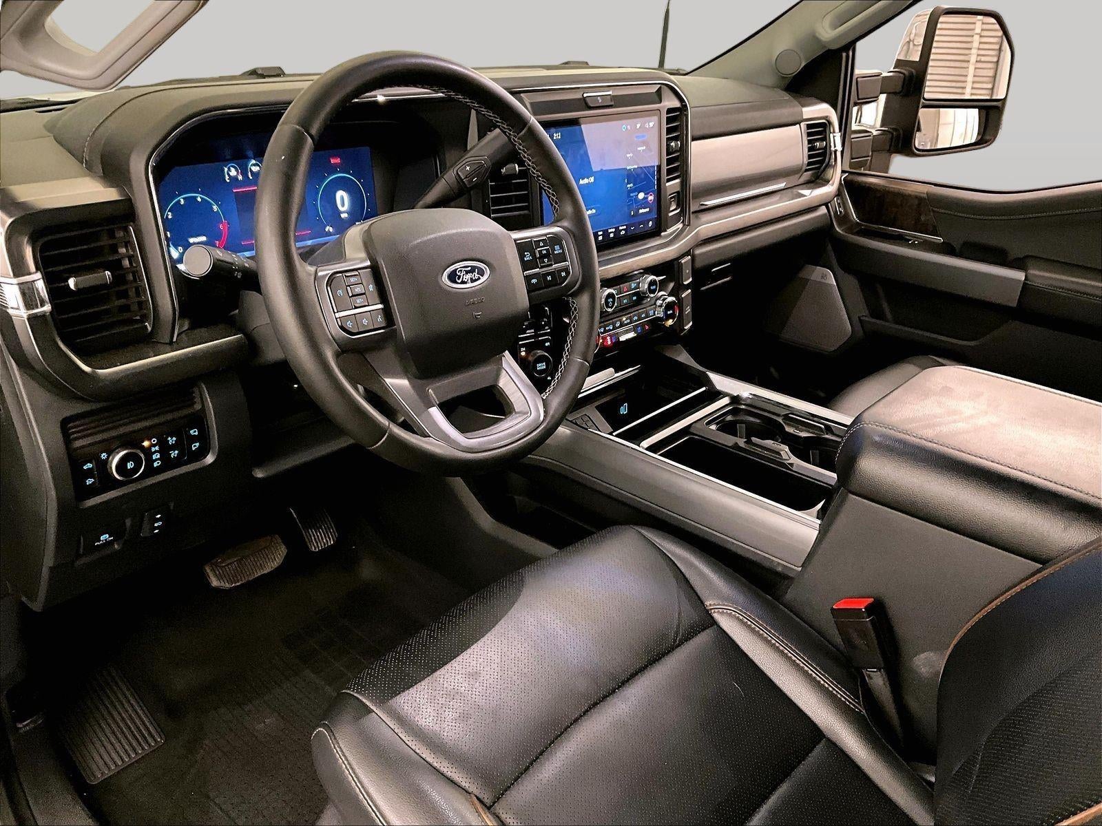 2025 Ford Super Duty F-350 DRW LARIAT