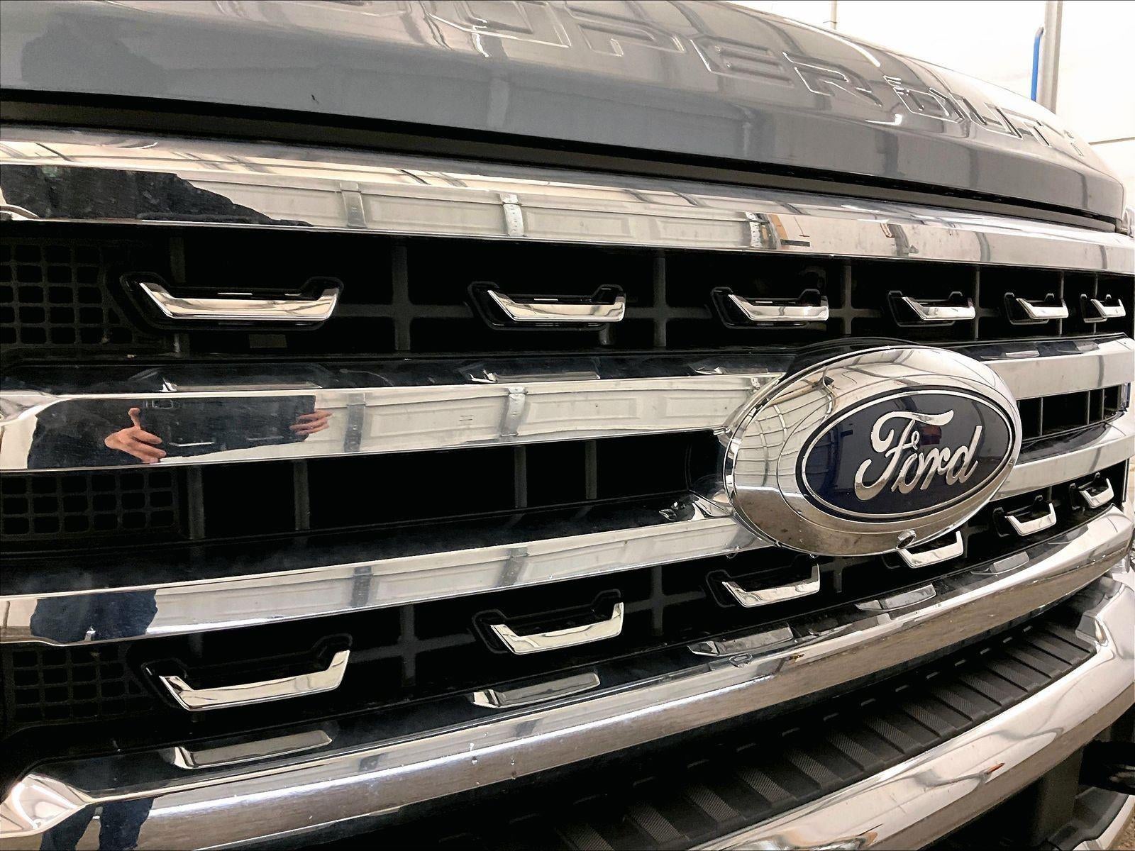 2025 Ford Super Duty F-350 DRW LARIAT