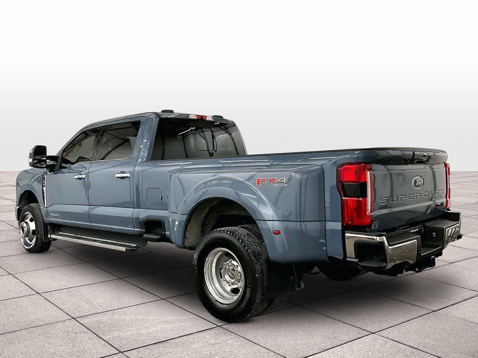 2023 Ford Super Duty F-350 DRW LARIAT