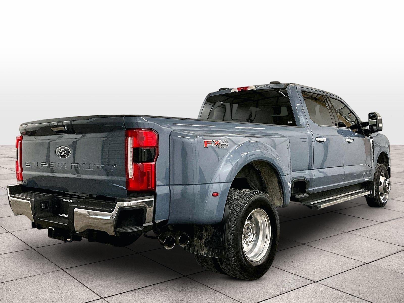 2023 Ford Super Duty F-350 DRW LARIAT