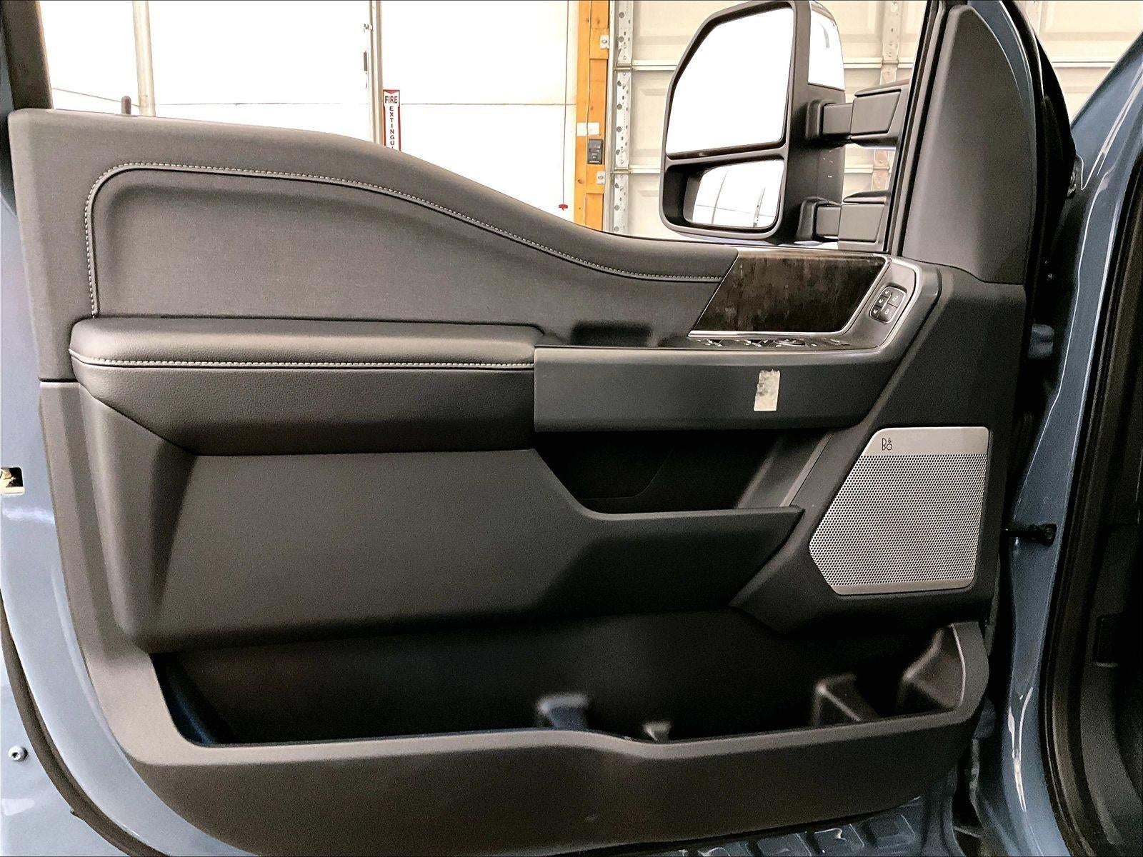 2023 Ford Super Duty F-350 DRW LARIAT