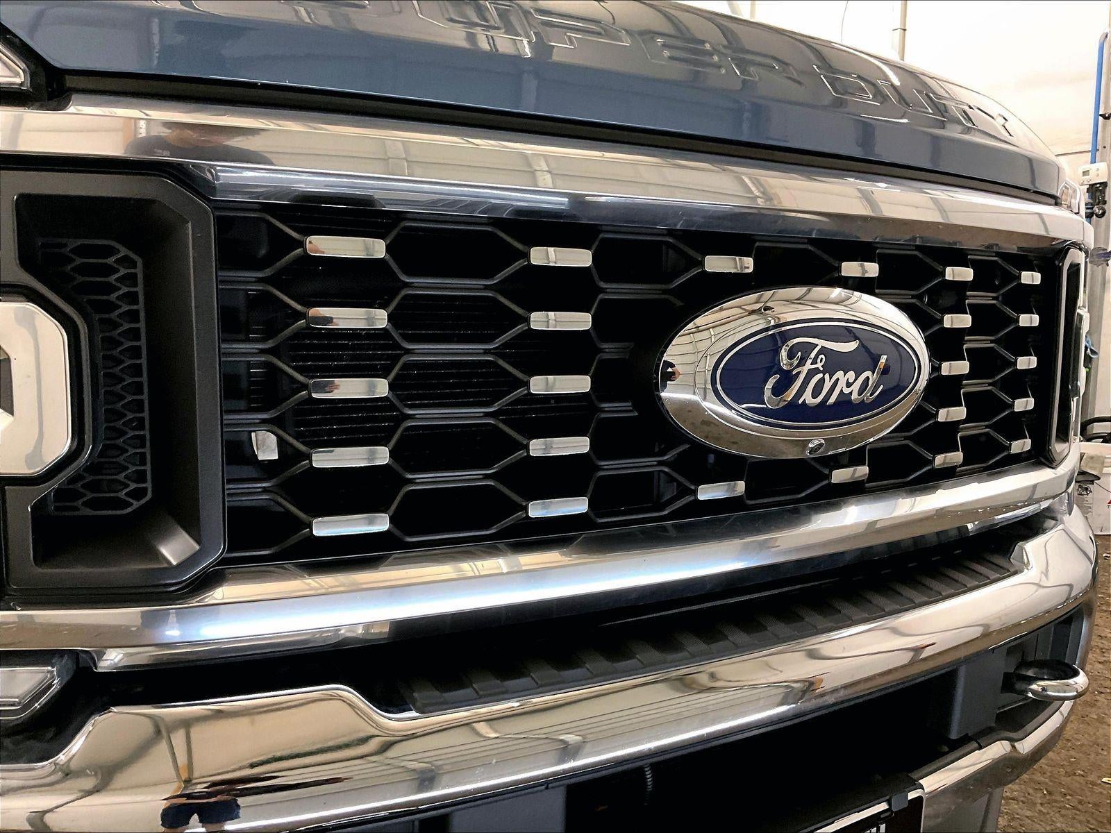 2023 Ford Super Duty F-350 DRW LARIAT
