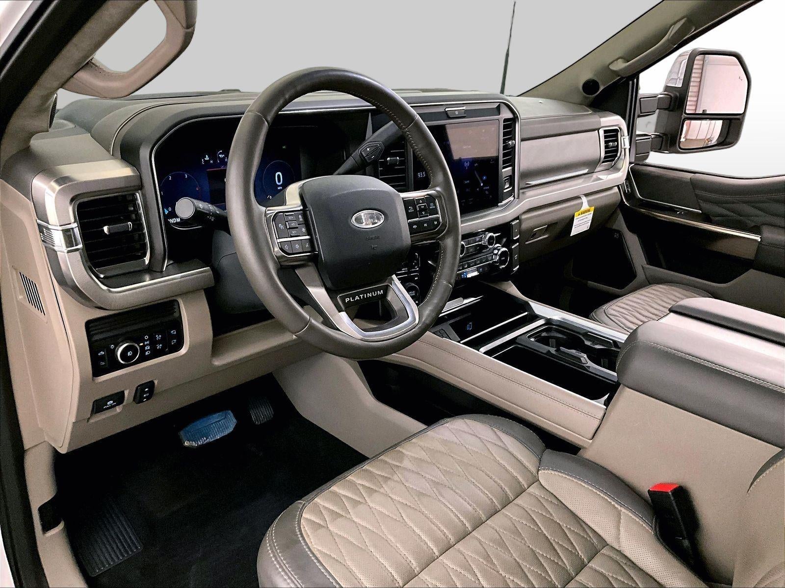 2025 Ford Super Duty F-450 DRW Platinum