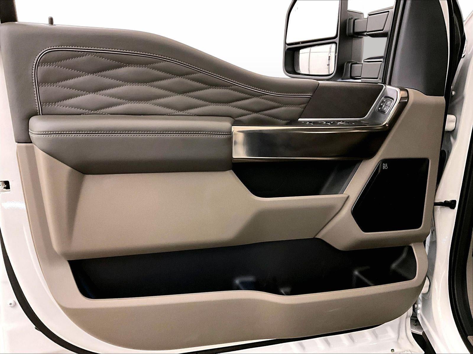2025 Ford Super Duty F-450 DRW Platinum