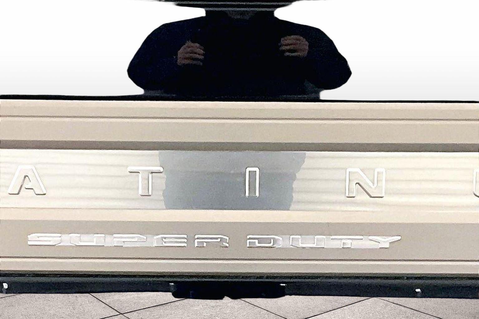 2022 Ford Super Duty F-450 DRW Platinum