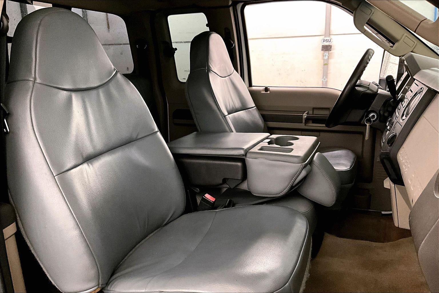 2009 Ford Super Duty F-350 SRW XL