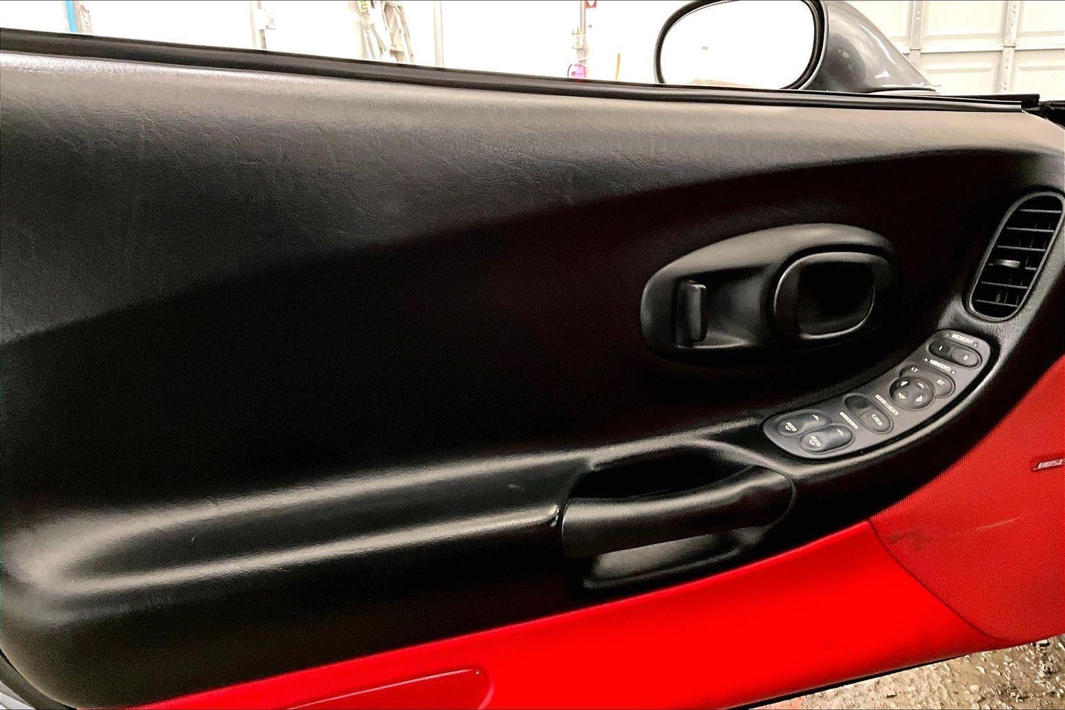 2004 Chevrolet Corvette Base