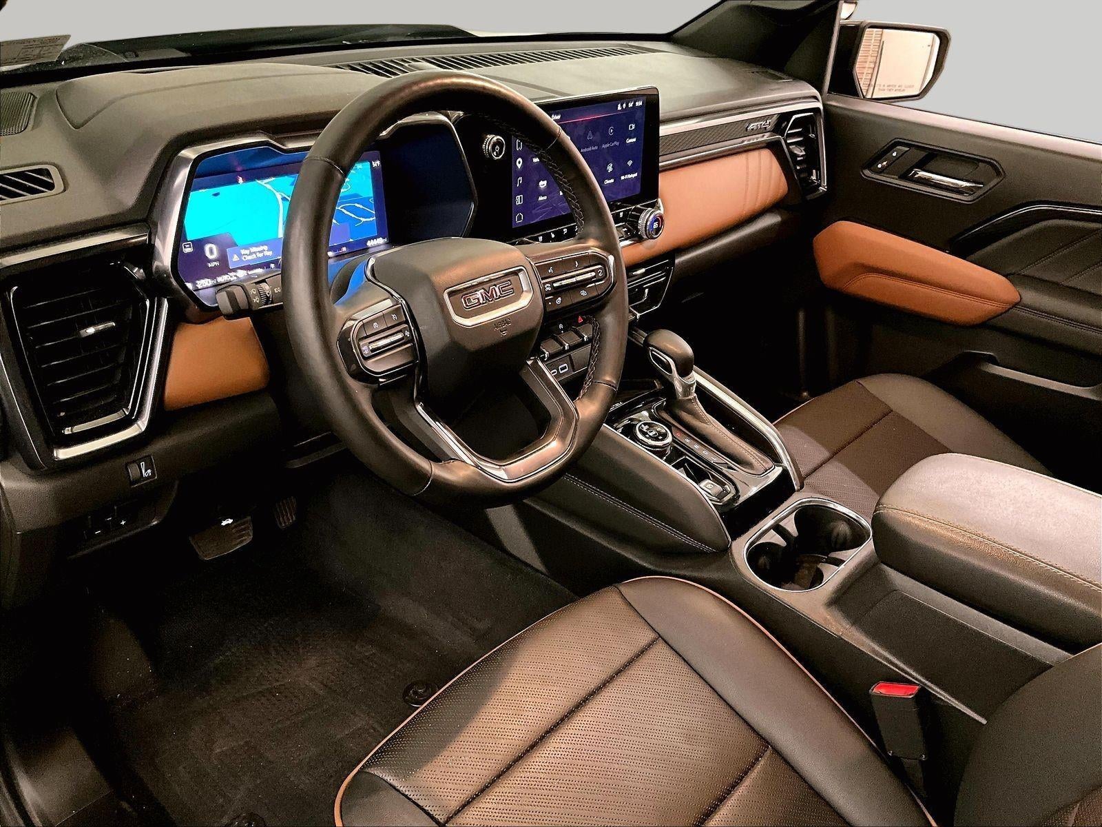 2025 GMC Canyon 4WD AT4