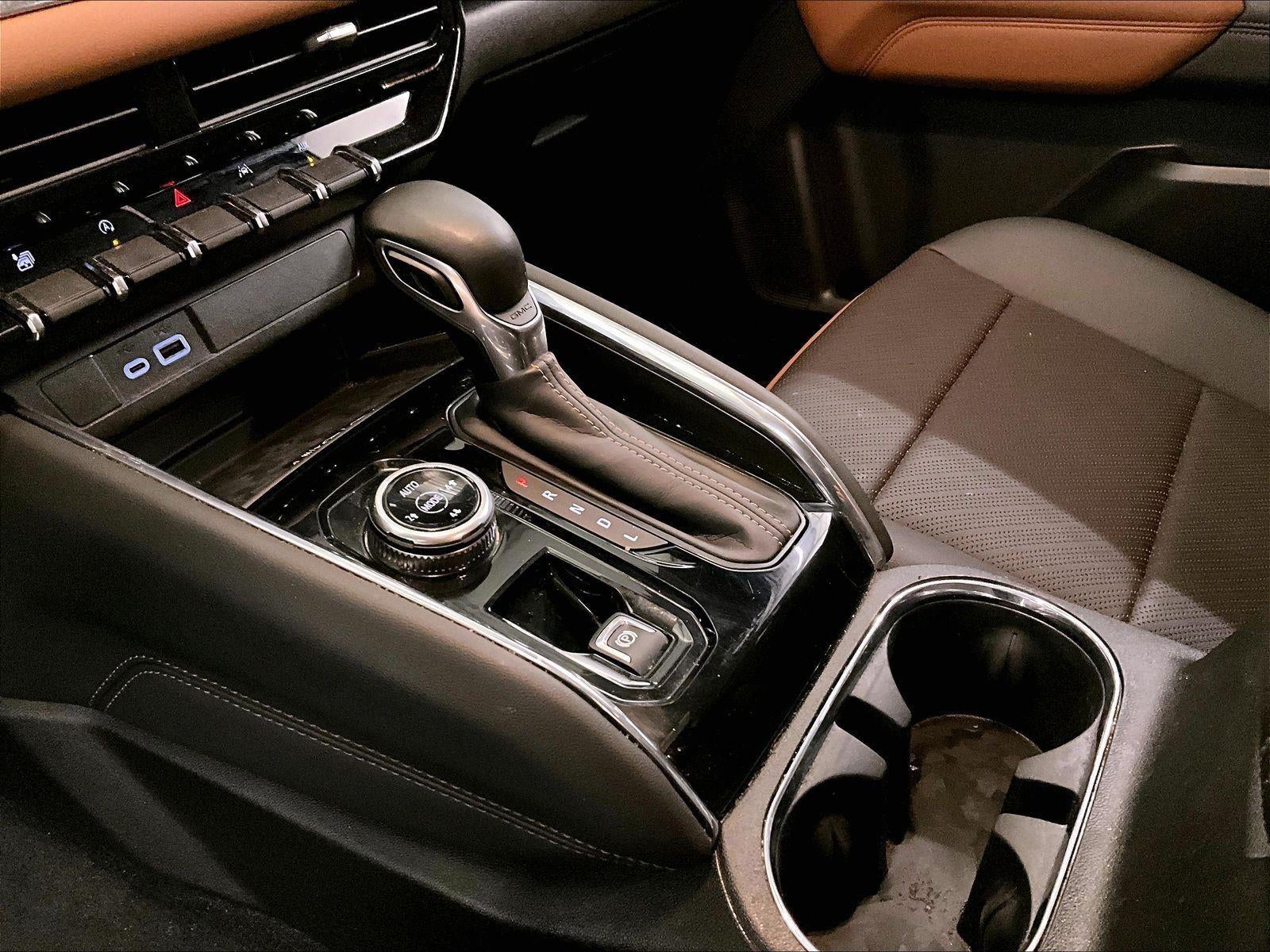 2025 GMC Canyon 4WD AT4