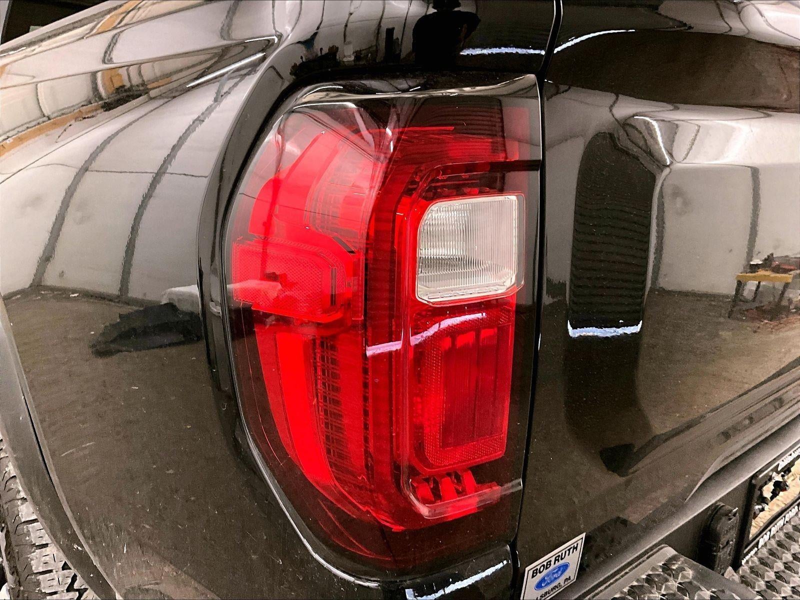 2025 GMC Canyon 4WD AT4