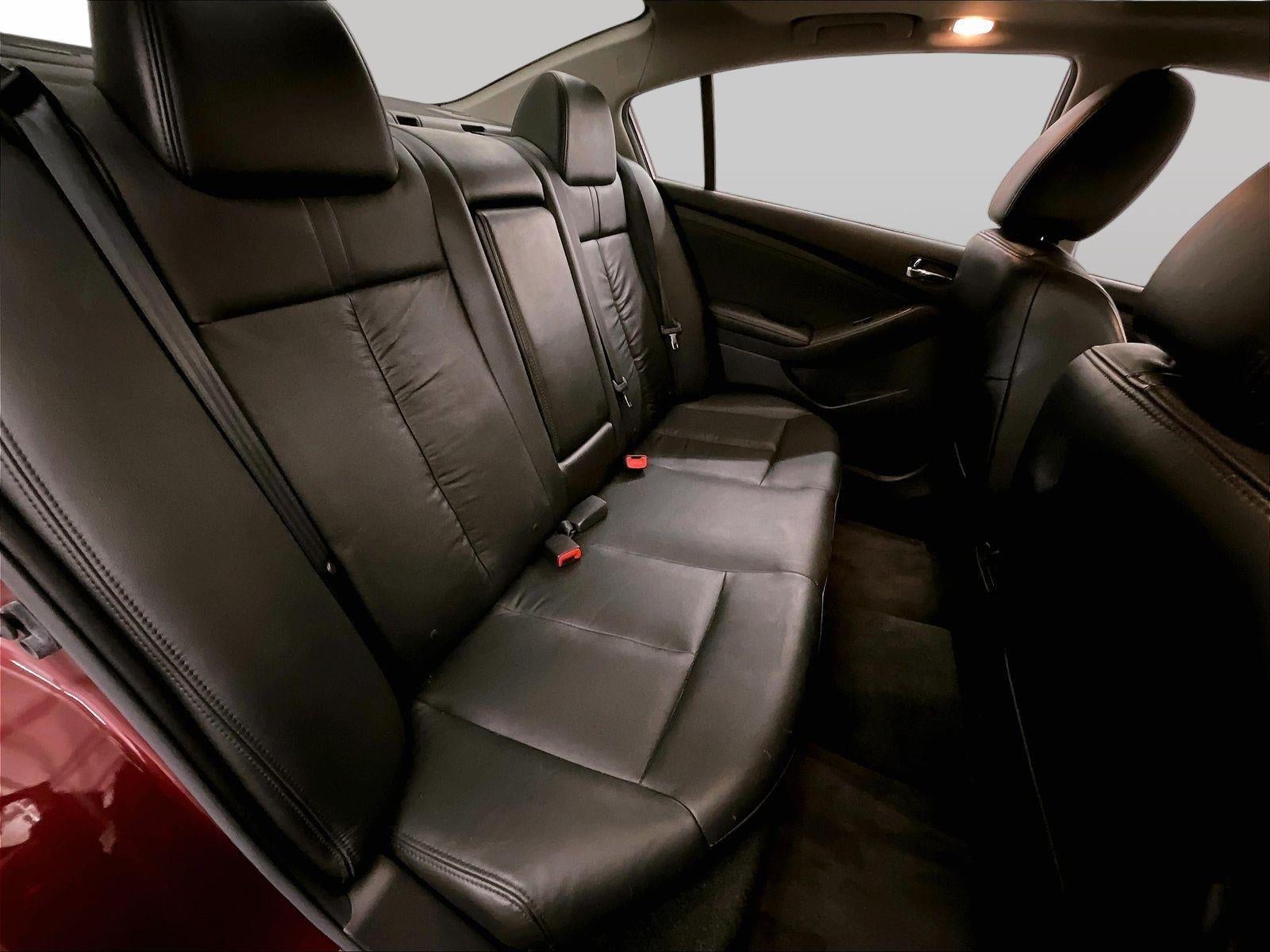 2011 Nissan Altima 3.5 SR