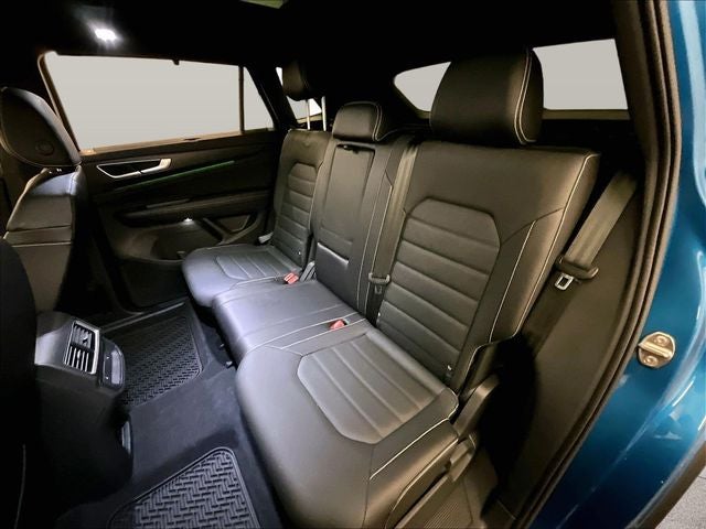 2024 Volkswagen Atlas Cross Sport 2.0T SEL R-Line