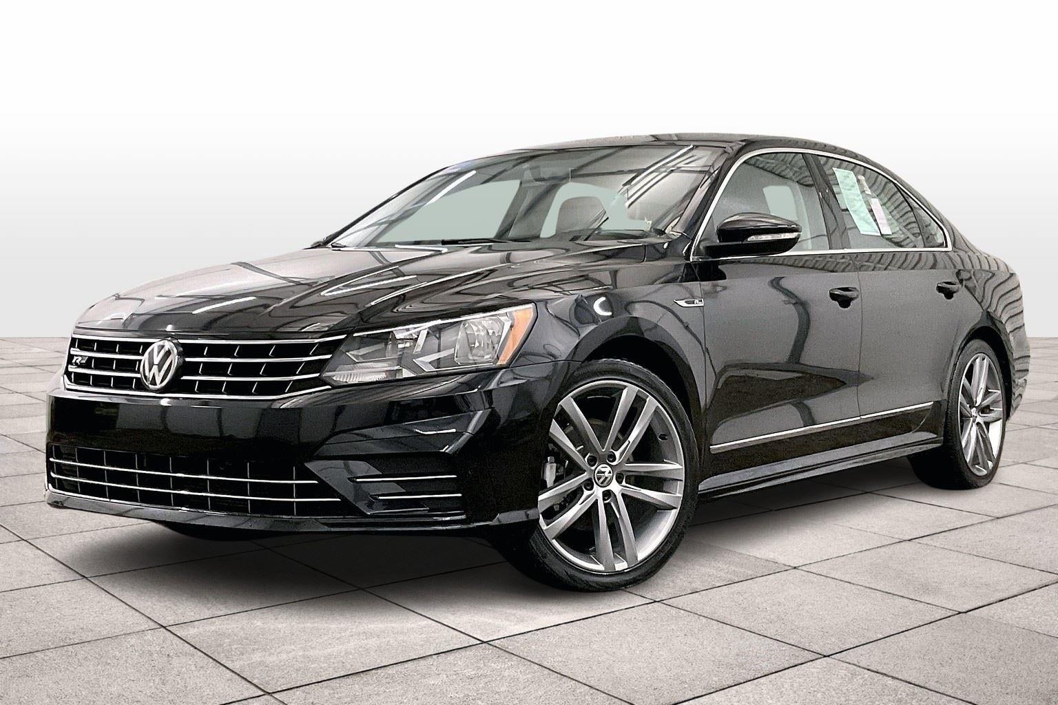 2017 Volkswagen Passat R-Line w/Comfort Pkg