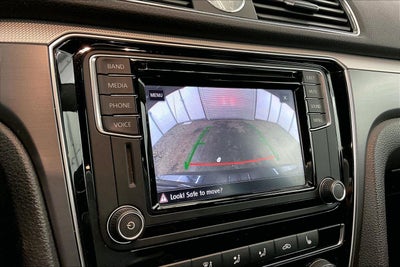 2017 Volkswagen Passat R-Line w/Comfort Pkg