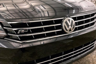 2017 Volkswagen Passat R-Line w/Comfort Pkg