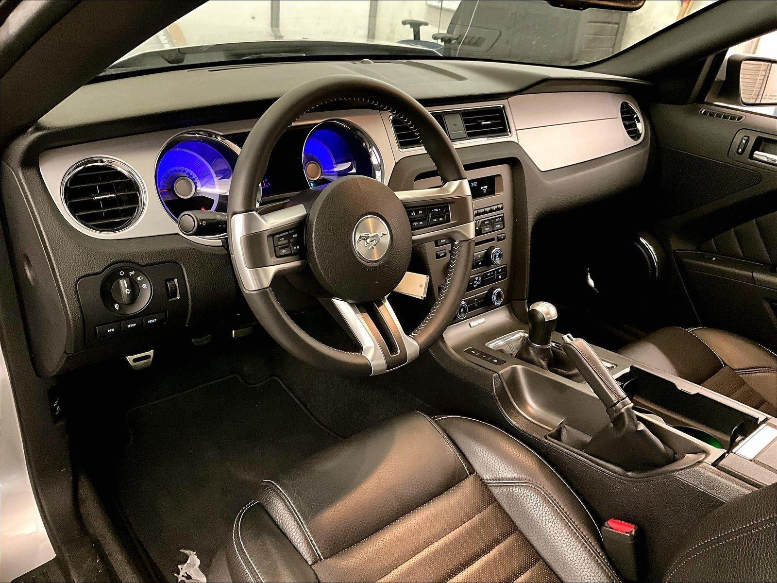 2012 Ford Mustang V6 Premium