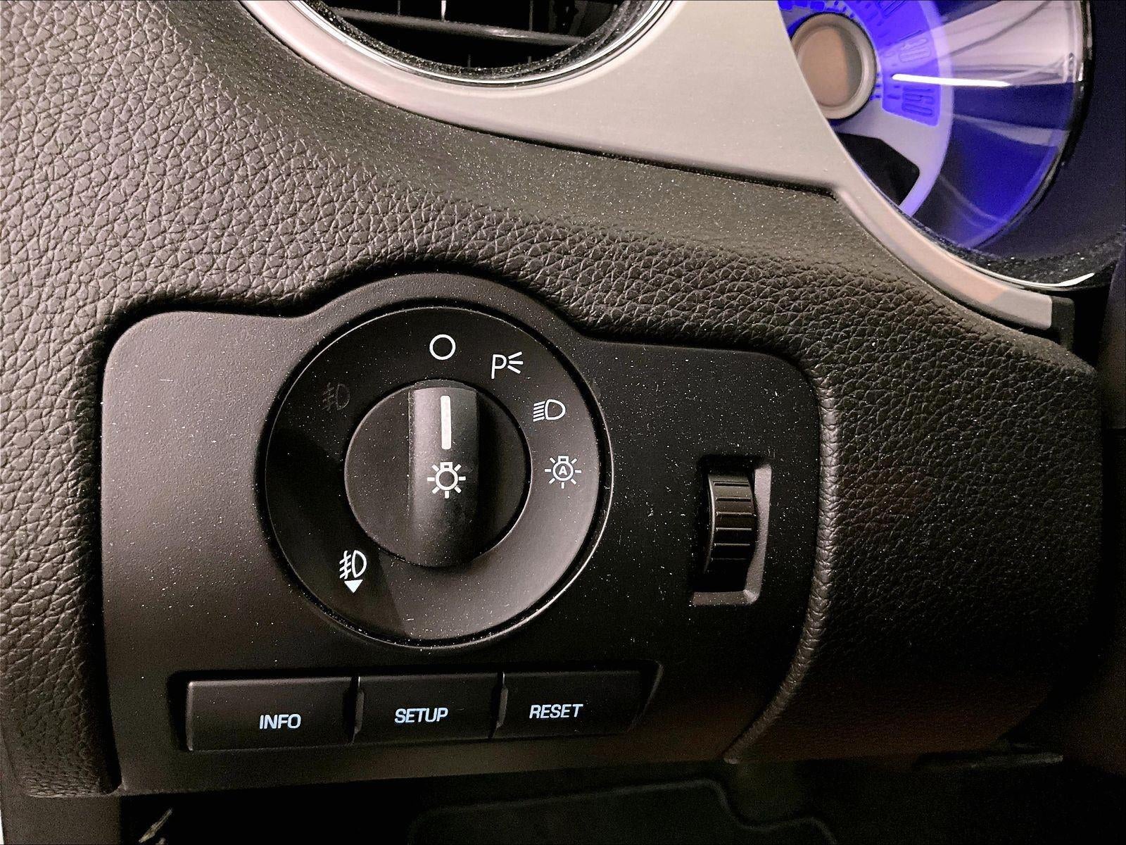 2012 Ford Mustang V6 Premium