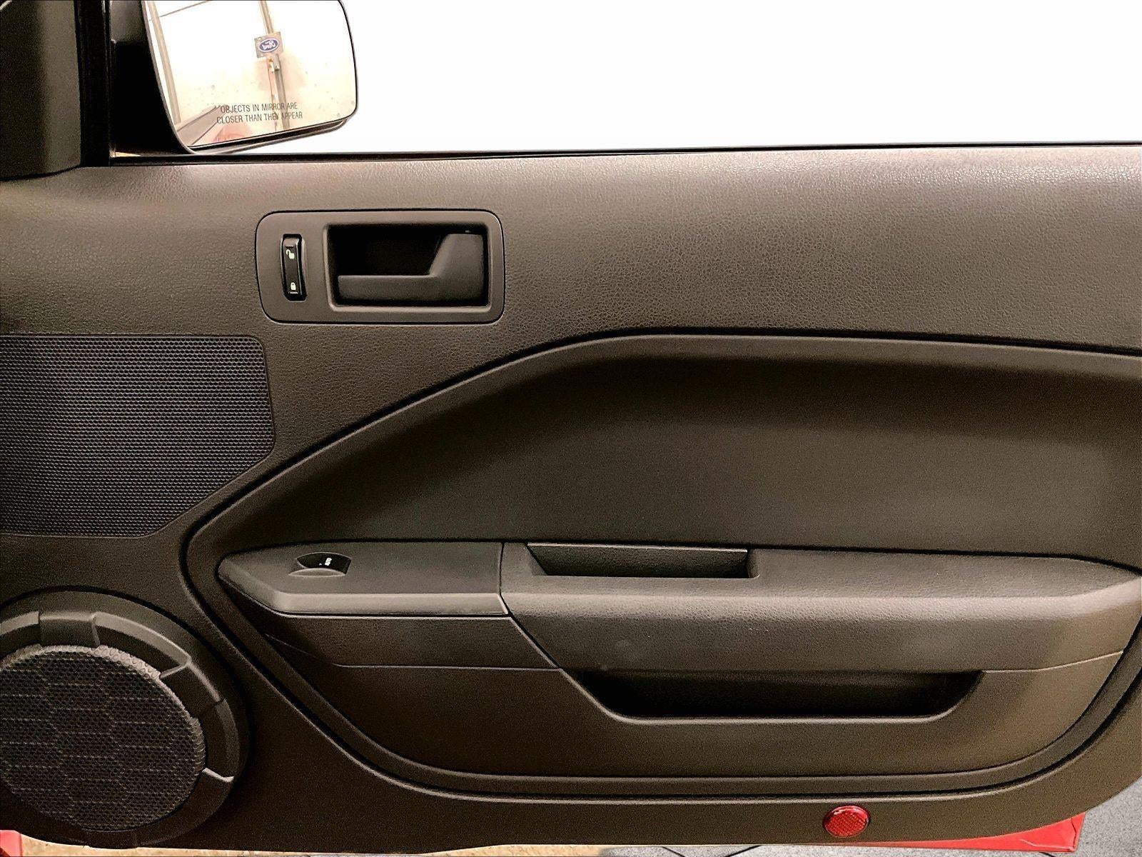 2005 Ford Mustang GT Premium