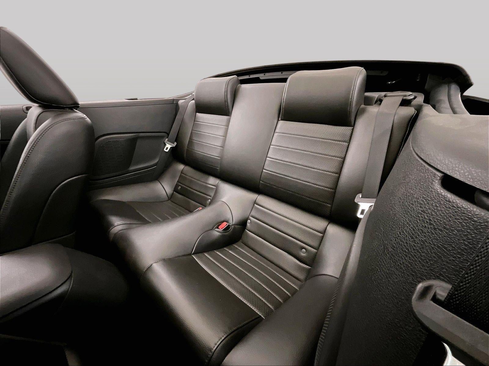 2005 Ford Mustang GT Premium