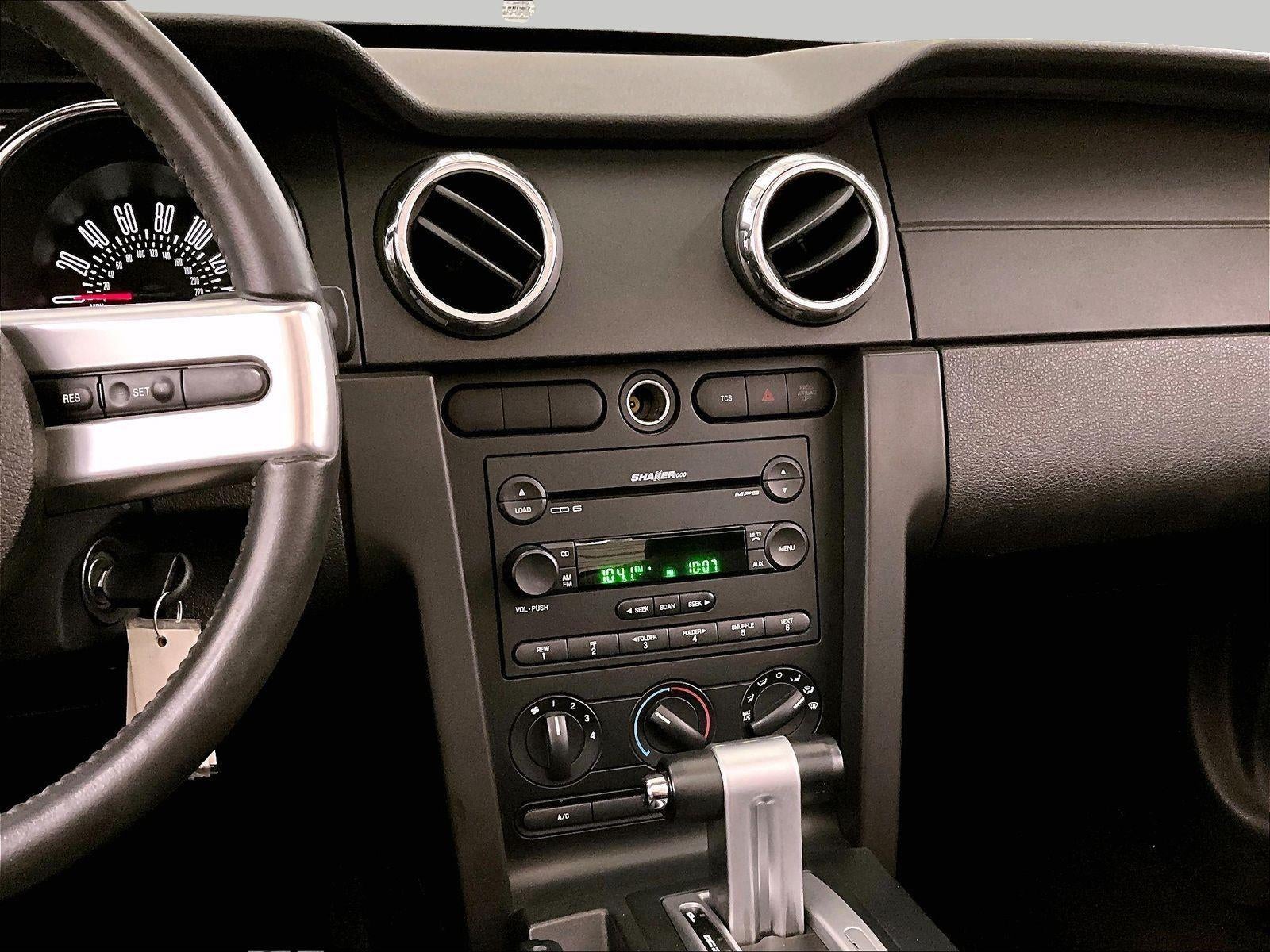 2005 Ford Mustang GT Premium