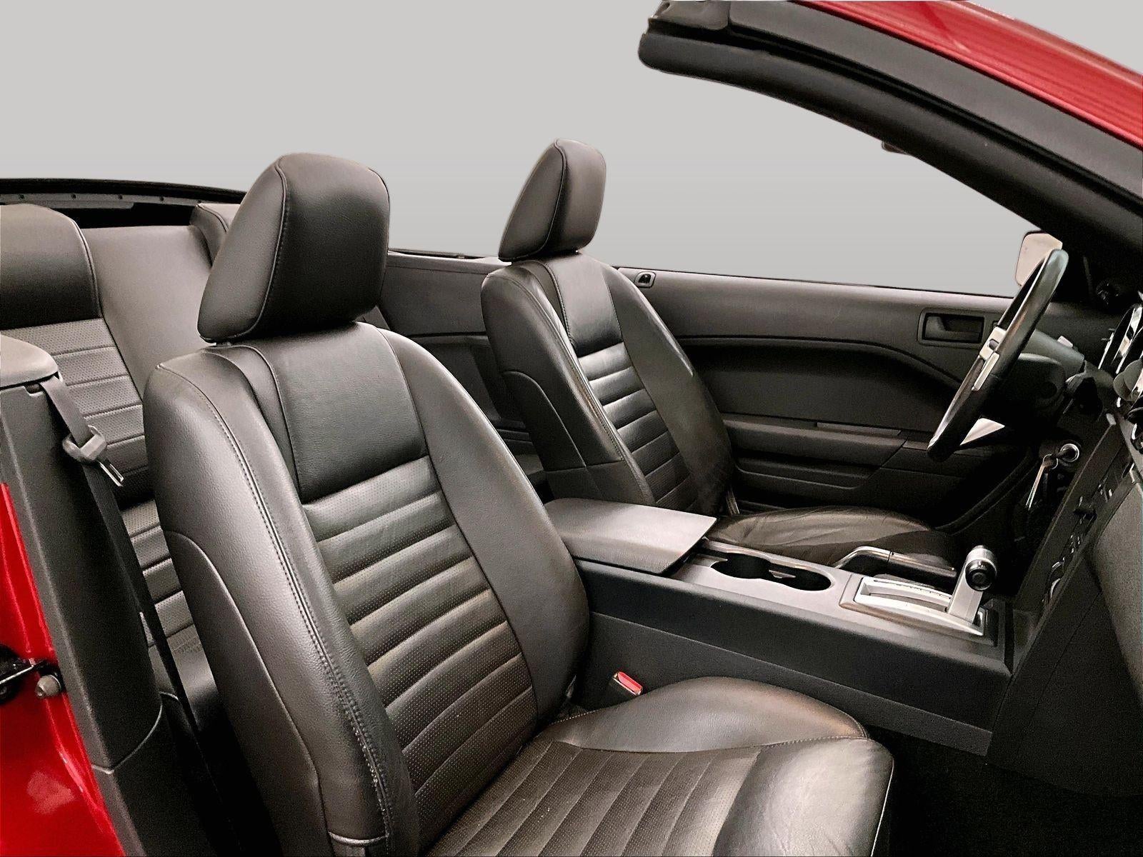 2005 Ford Mustang GT Premium