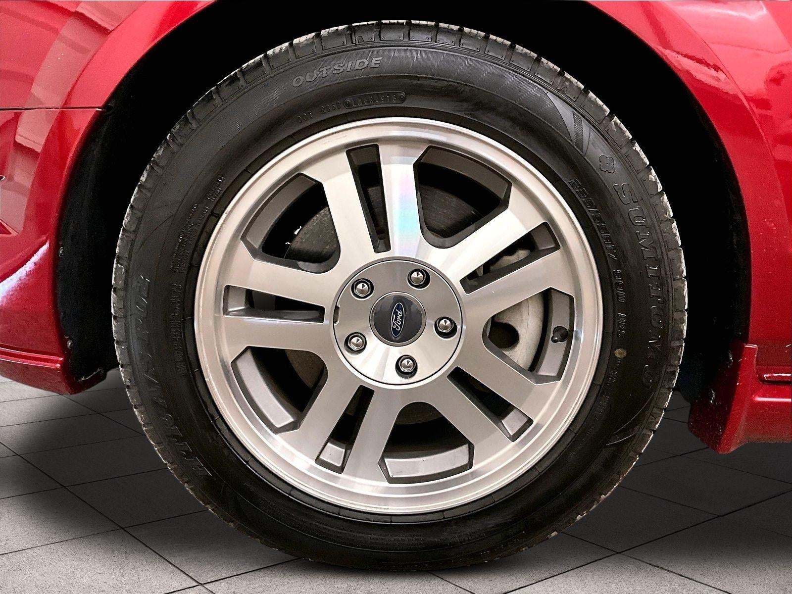 2005 Ford Mustang GT Premium
