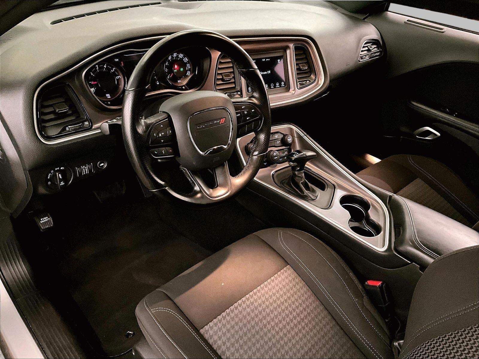2022 Dodge Challenger SXT