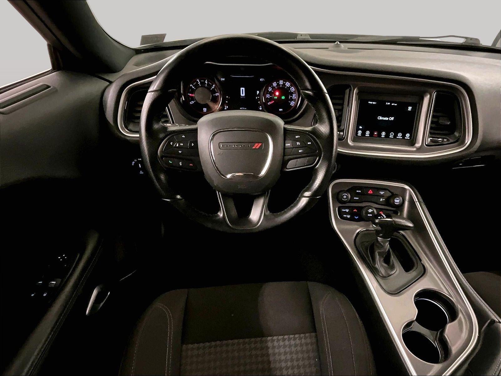 2022 Dodge Challenger SXT