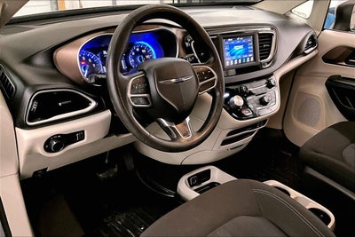 2020 Chrysler Voyager L