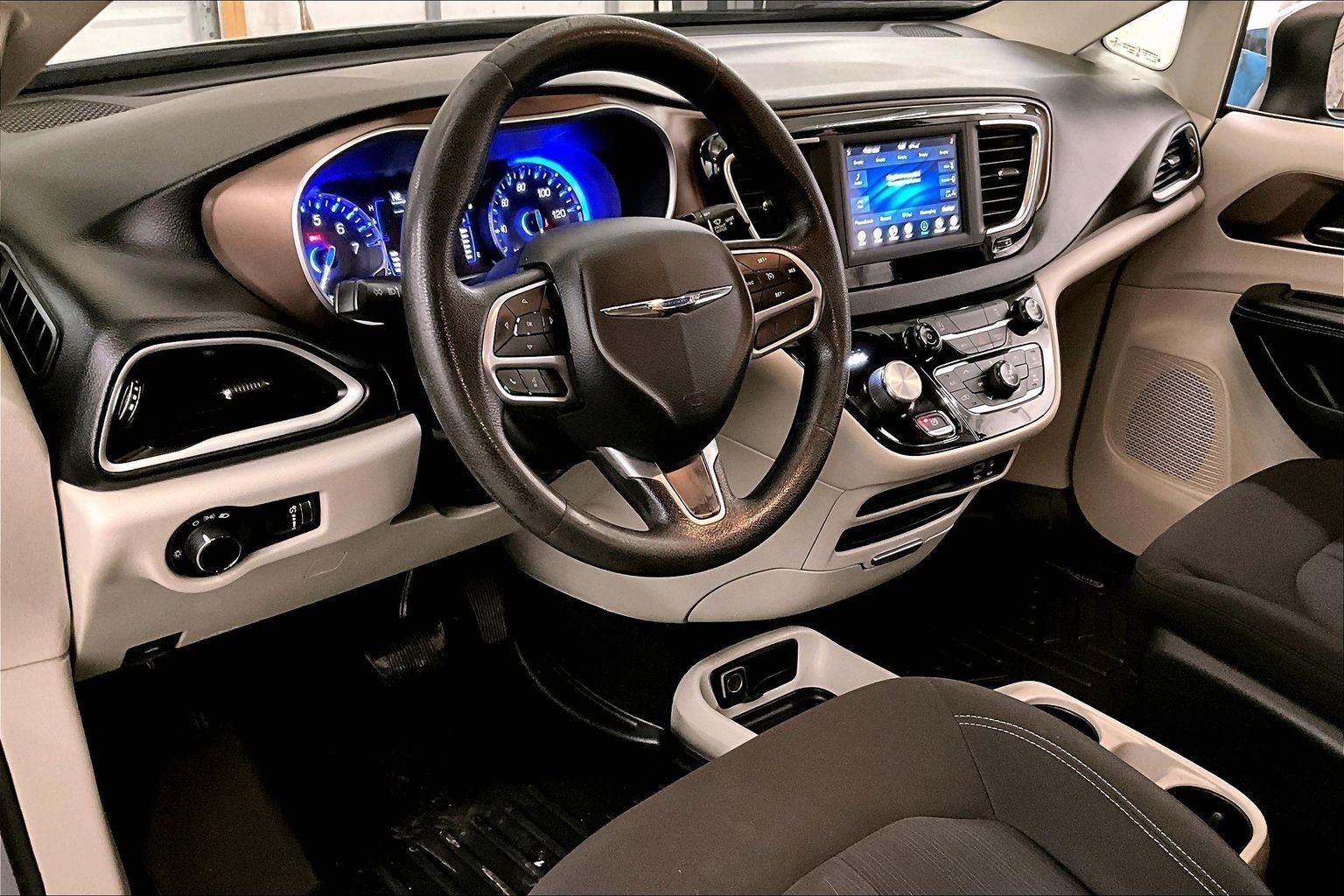 2020 Chrysler Voyager L